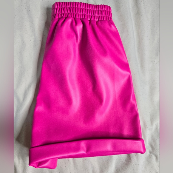 NwT Steve Madden Hot Pink Pleather Shorts Size XS - Picture 3 of 6